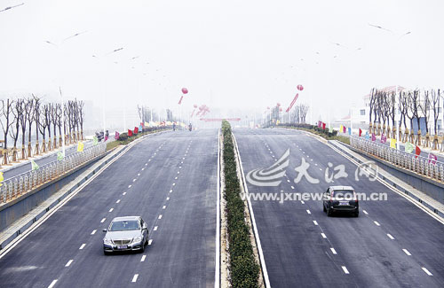 紅灣公路和昌灣大道開(kāi)通