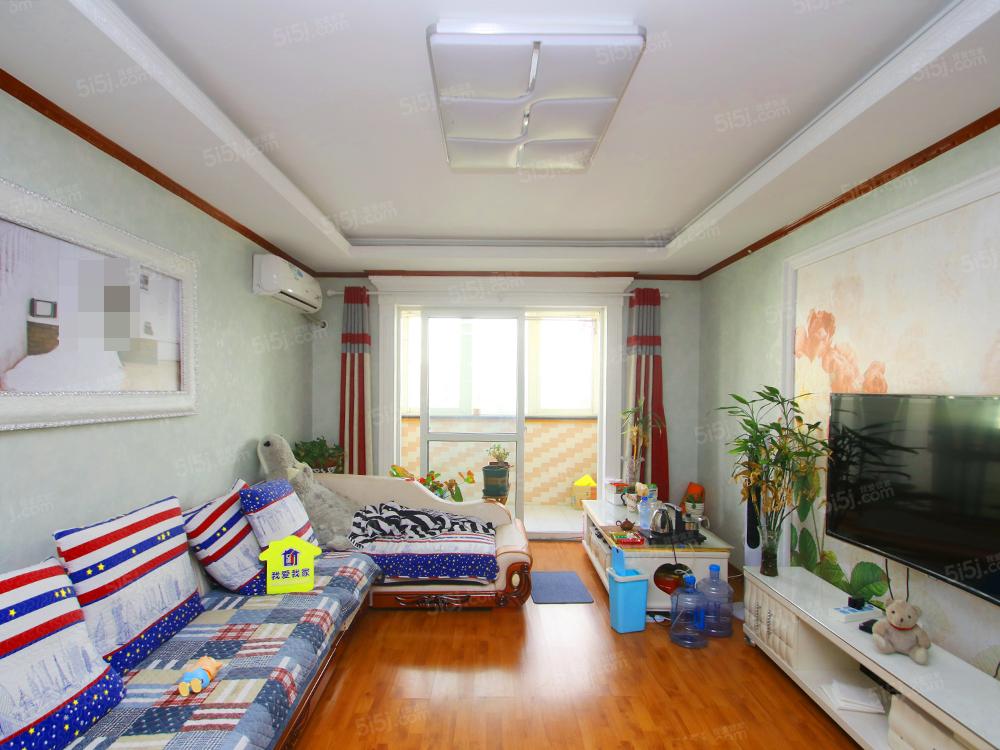 房子本是三室兩廳兩陽臺(tái)兩衛(wèi)生間