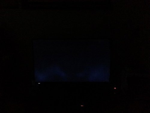 而其中一個(gè)社區(qū)的三棟回遷樓一直沒(méi)有供電