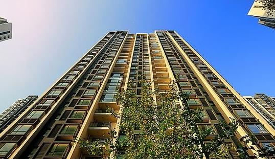 頂樓帶閣樓或贈送屋頂露臺的