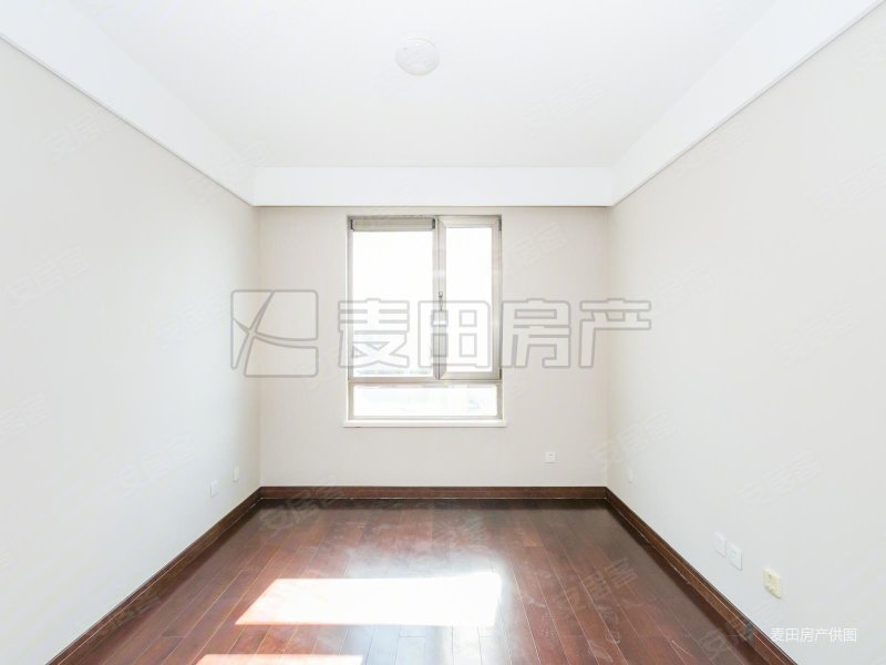 沈陽鐵西區有一套金地名京洋房兩居