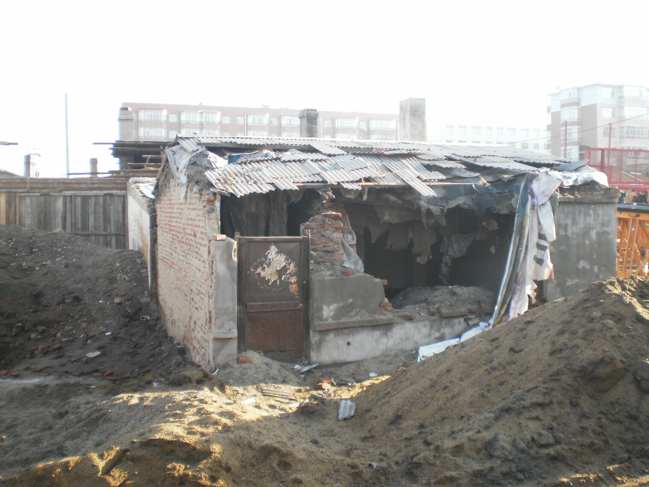 回遷房與商品房在性質上面是有一點區別的