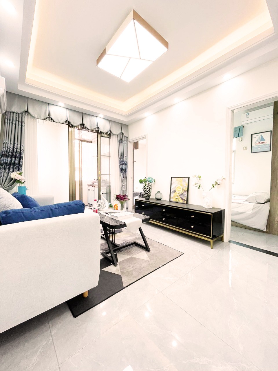 深圳石巖小產(chǎn)權房|云創(chuàng)大廈  68萬/套